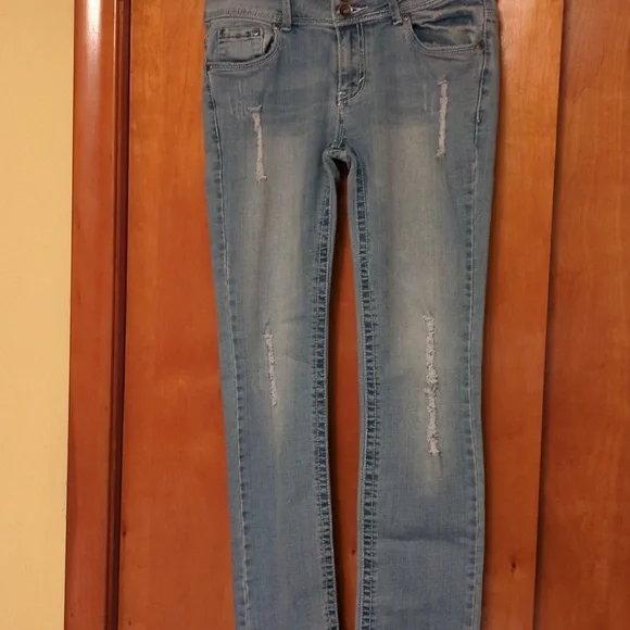 P&P Distressed Jeans - Picture 7 of 7